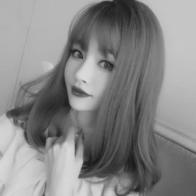 个性十足的黑白微信高清女头图片(图79)
