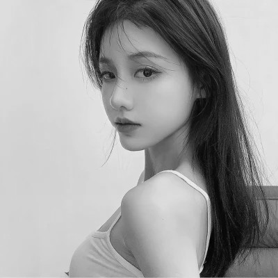 黑白女生微信头像(图62)