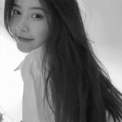 黑白女生微信头像(图36)