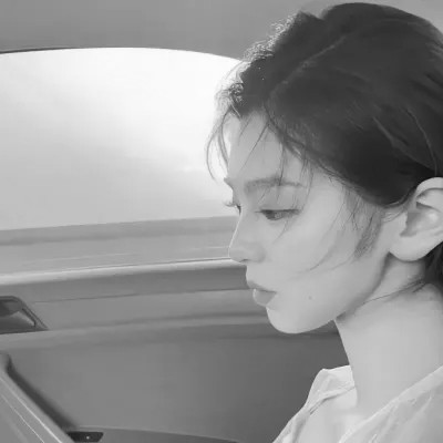 女生用的黑白头像(图108)
