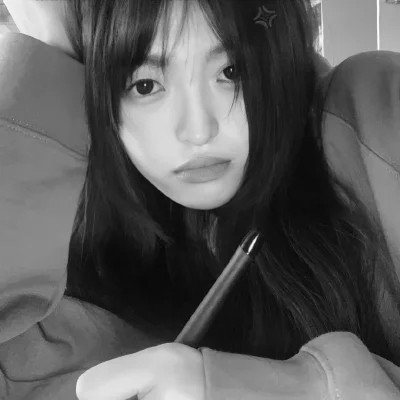 女生用的黑白头像(图37)