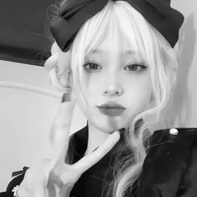 女生用的黑白头像(图27)