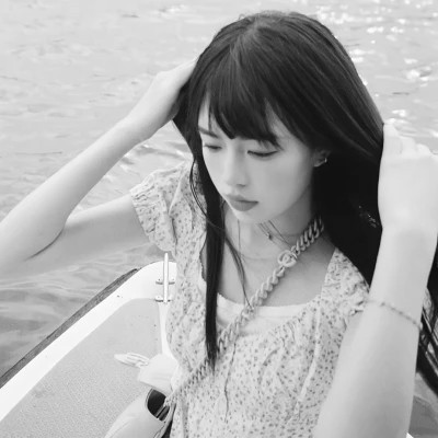 女生用的黑白头像(图80)