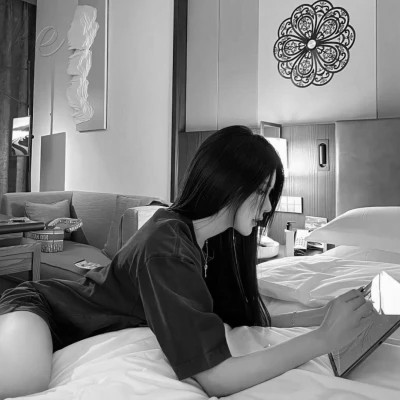 女生用的黑白头像(图20)