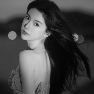 女生用的黑白头像(图66)