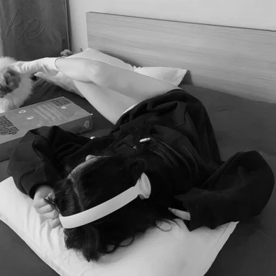 女生用的黑白头像(图24)