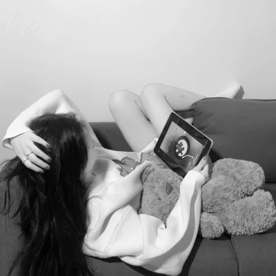 女生用的黑白头像(图26)