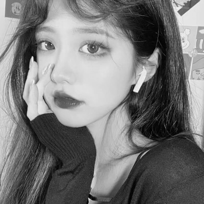 2024最新高清黑白美女头像图片(图37)