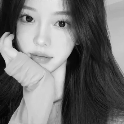 2024最新高清黑白美女头像图片(图93)