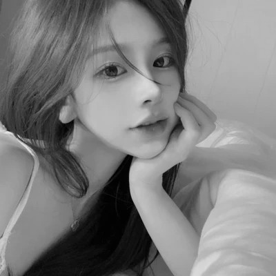 2024最新高清黑白美女头像图片(图52)