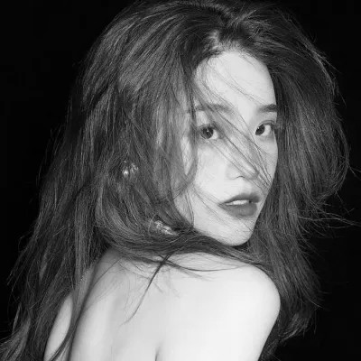 2024最新高清黑白美女头像图片(图58)
