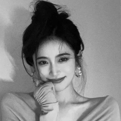 2024最新高清黑白美女头像图片(图55)