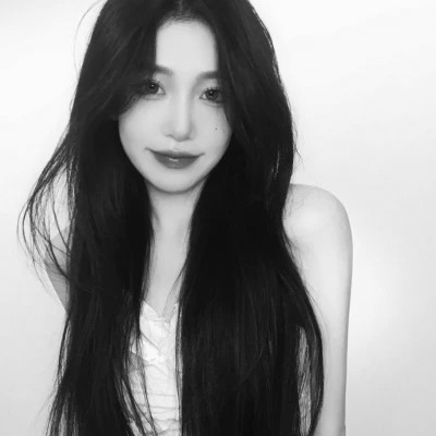2024最新高清黑白美女头像图片(图45)