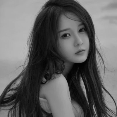 2024最新高清黑白美女头像图片(图43)