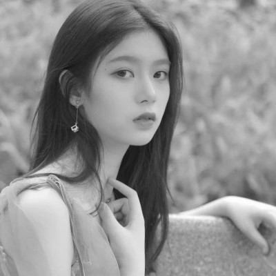 2024抖音热门黑白女头(图7)
