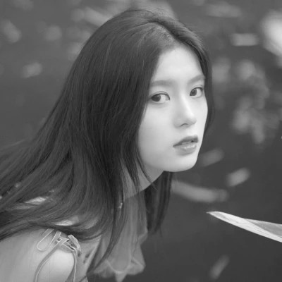 2024抖音热门黑白女头(图6)