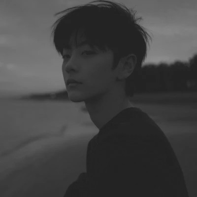 2024年最新黑白男生头像(图50)