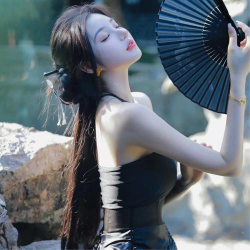 2024最火微信头像女生(图25)