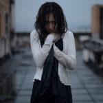 伤感女人头发凌乱头像图片
