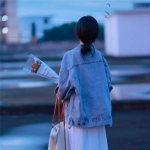 女生独特好看的2024新款背影头像，彰显你的个性