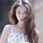 第一眼就被惊艳的头像女，不容易撞又很治愈