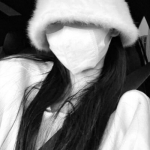 ins风真人黑白女头，独特风格彰显个性