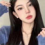 时尚潮流的2024新款美女头像图片，让人流连忘返