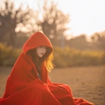 红色高级氛围女生头像，迷人气质不容错过