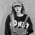 ins女生高级质感黑白头像，演绎低调的奢华