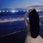 氛围感十足的女生背影头像图片，营造神秘氛围感