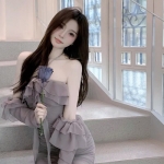 冷艳气质风女生头像图片，展现女性的优雅与冷艳