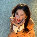 活力四溢的青春少女微信头像，展现你的热情与风采