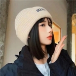 2024精选女生头像图片大全，每一张都引人注目！