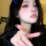 精选2024最新款女真人头像，彰显您的独特魅力！