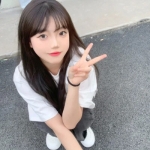 2024年最流行的女生高清真人QQ头像图片