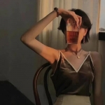 2024年最火不露脸女生头像，独特美感震撼你的视觉！