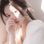 女生头像简单干净大方，种一眼万年，清新脱俗的感觉