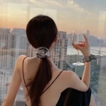 女生头像慵懒偏冷淡风，独特又好看