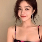 2024年最火女生真人头像图片，潮流风向标