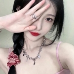 2024年时尚新潮火爆热搜女生真人版头像