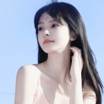 2024年流行时尚前沿女生头像图片