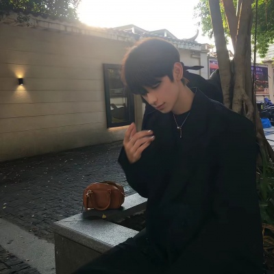 小众帅气个性男生头像