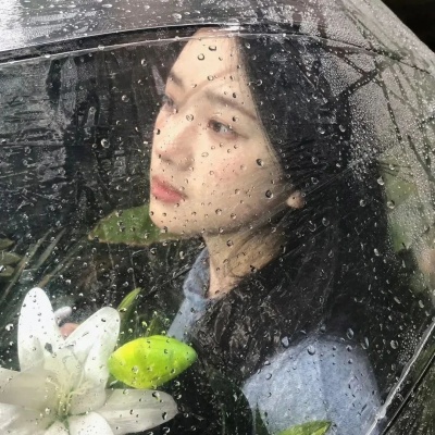 2026热门御姐风女生头像｜拽酷气质 + 精致细节，告别撞款