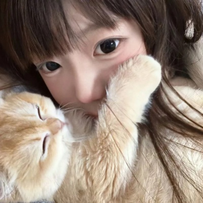 超有松弛慵懒感的女生头像
