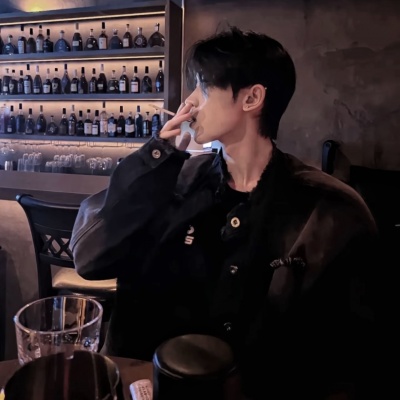 超酷个性男生头像：高清无水印，打造专属男生潮流形象