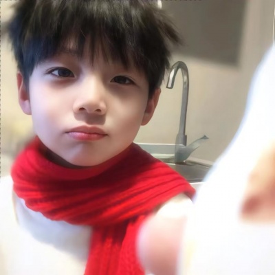 可爱小男孩真人头像_高清无水印_日常