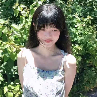 被狠狠拿捏的治愈绿色氛围感女生头像