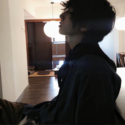绝了！小众情绪感男生头像推荐