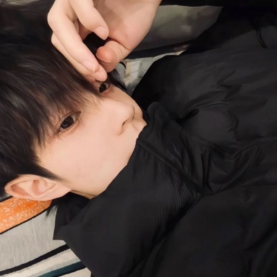 被问爆的ins青春小众男生头像