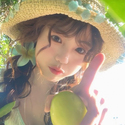 氛围感拉满的白月光女头，美到心颤